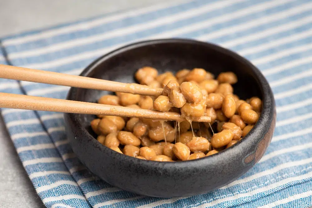 k2 miben van natto